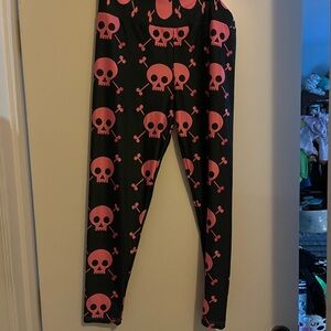 Womans Black and Pink Skull Leggings